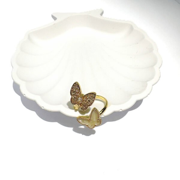 Butterfly ring